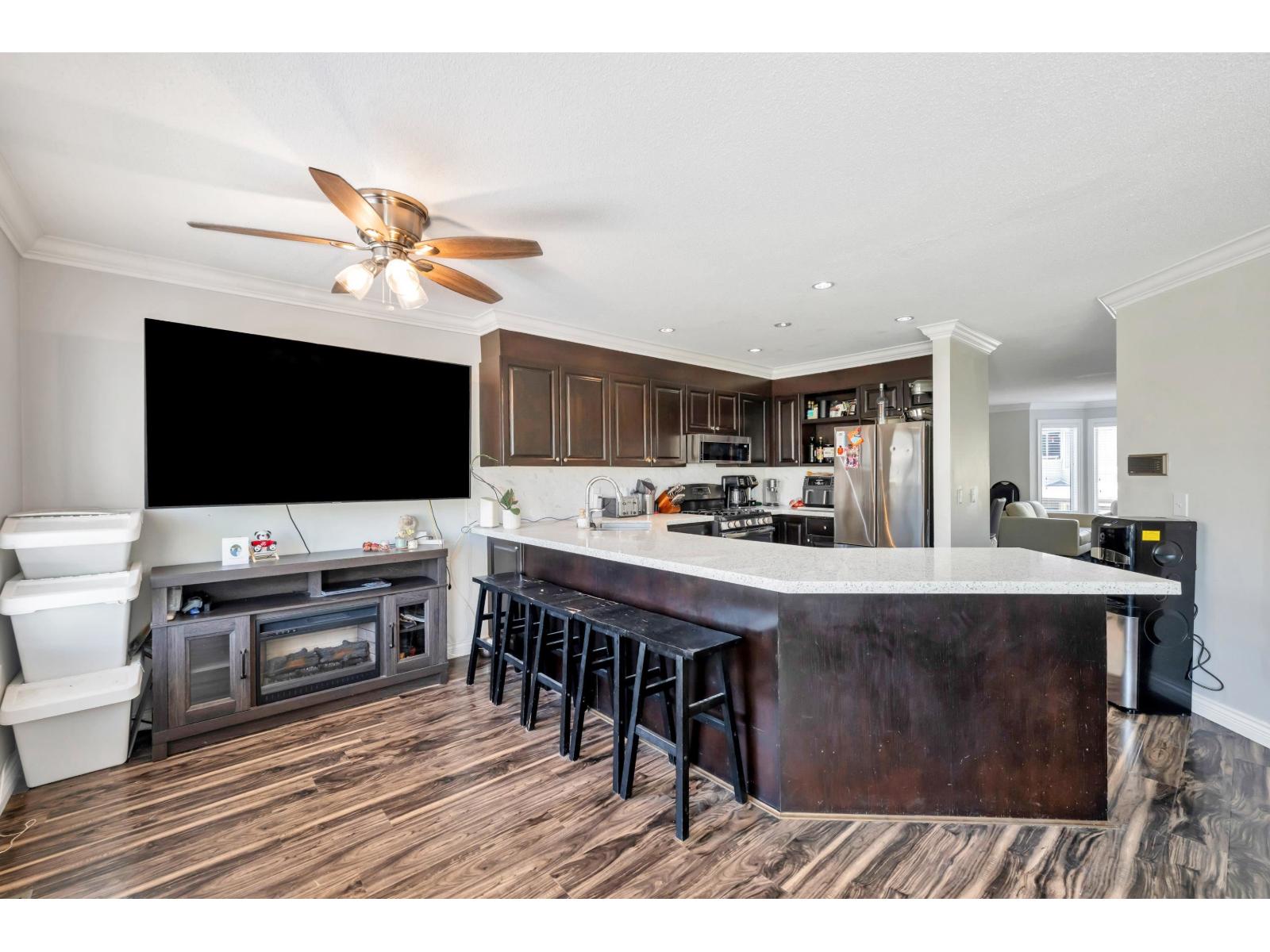 97 7955 122 Street Property Photo 8