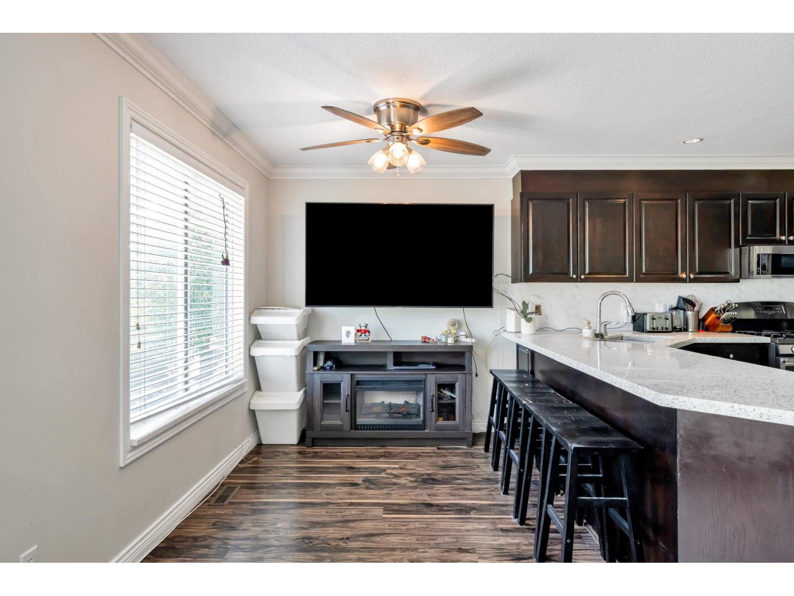 97 7955 122 Street Property Photo 9