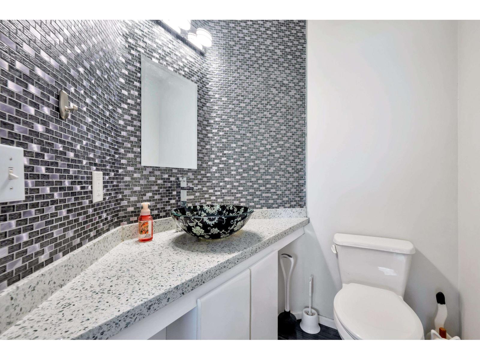 97 7955 122 Street Property Photo 29
