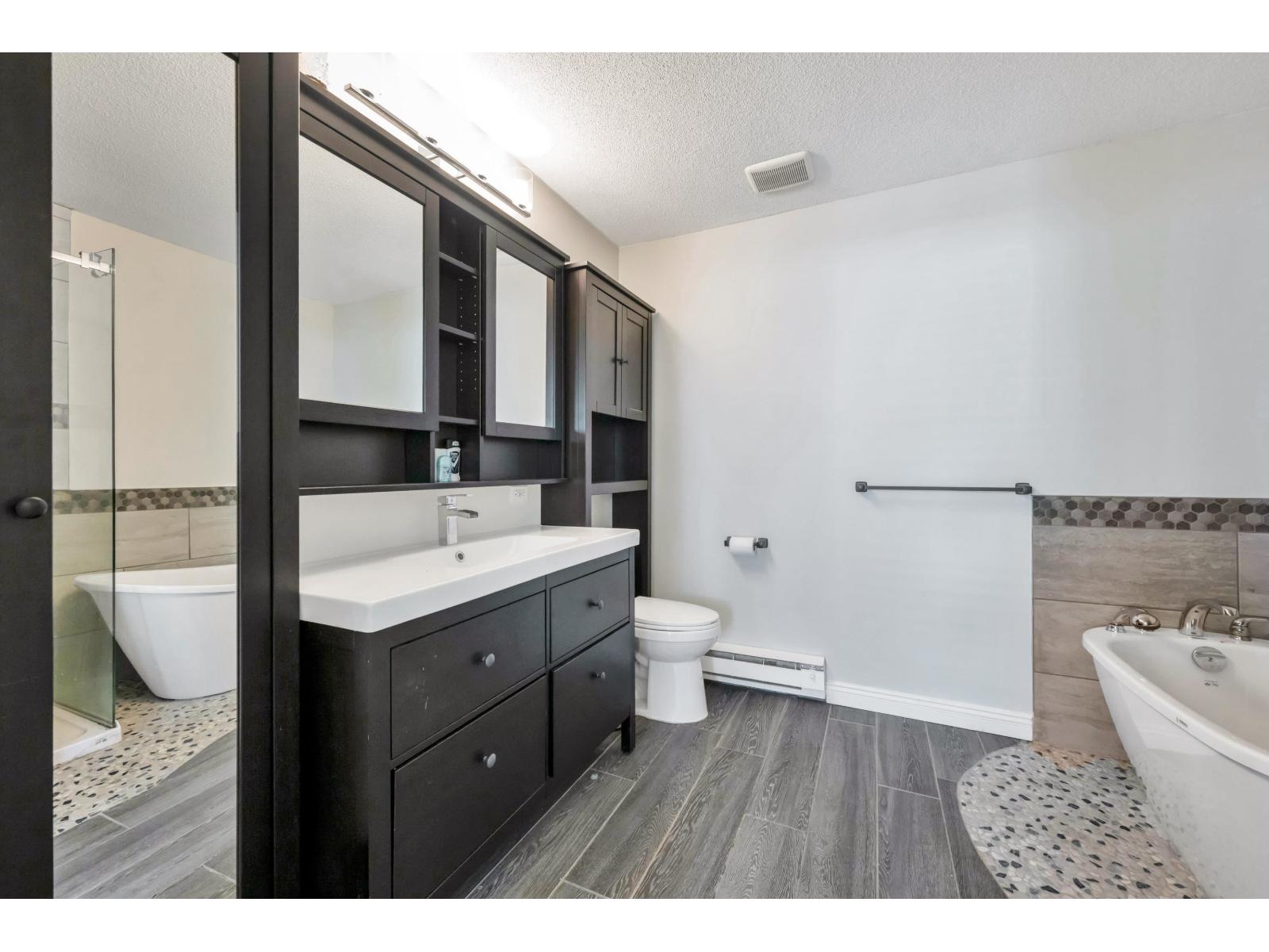 97 7955 122 Street Property Photo 31