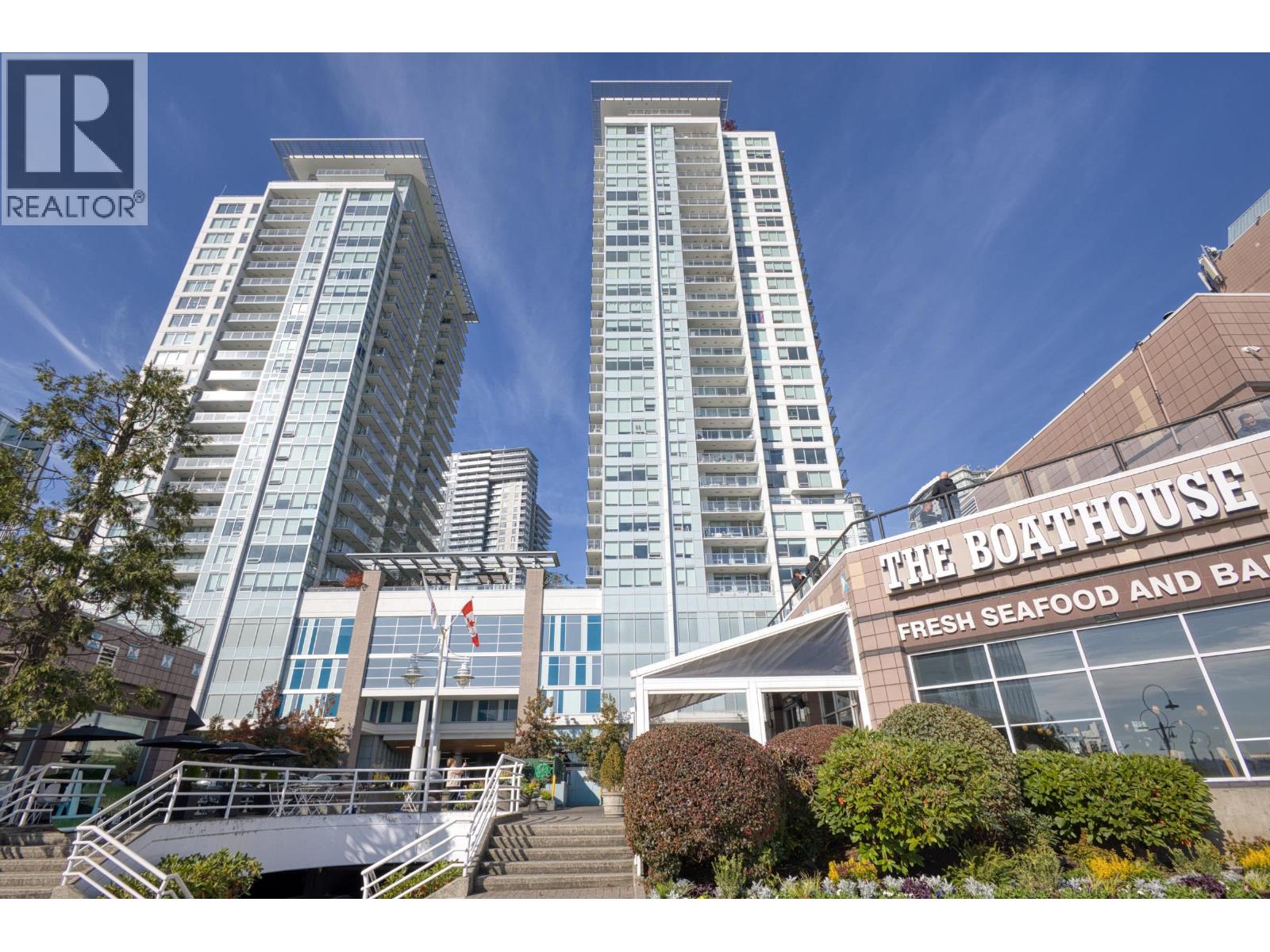 1607 908 Quayside Drive Property Photo 1