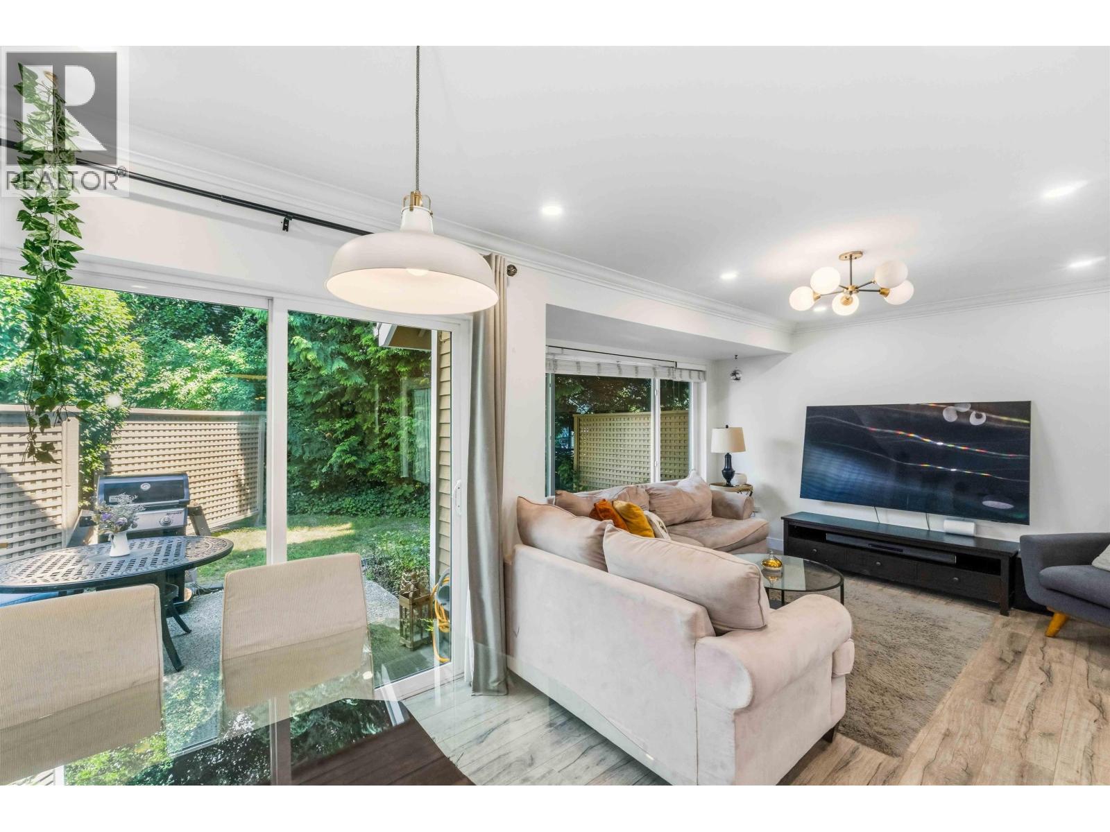 11 7400 Minoru Boulevard Property Photo 8