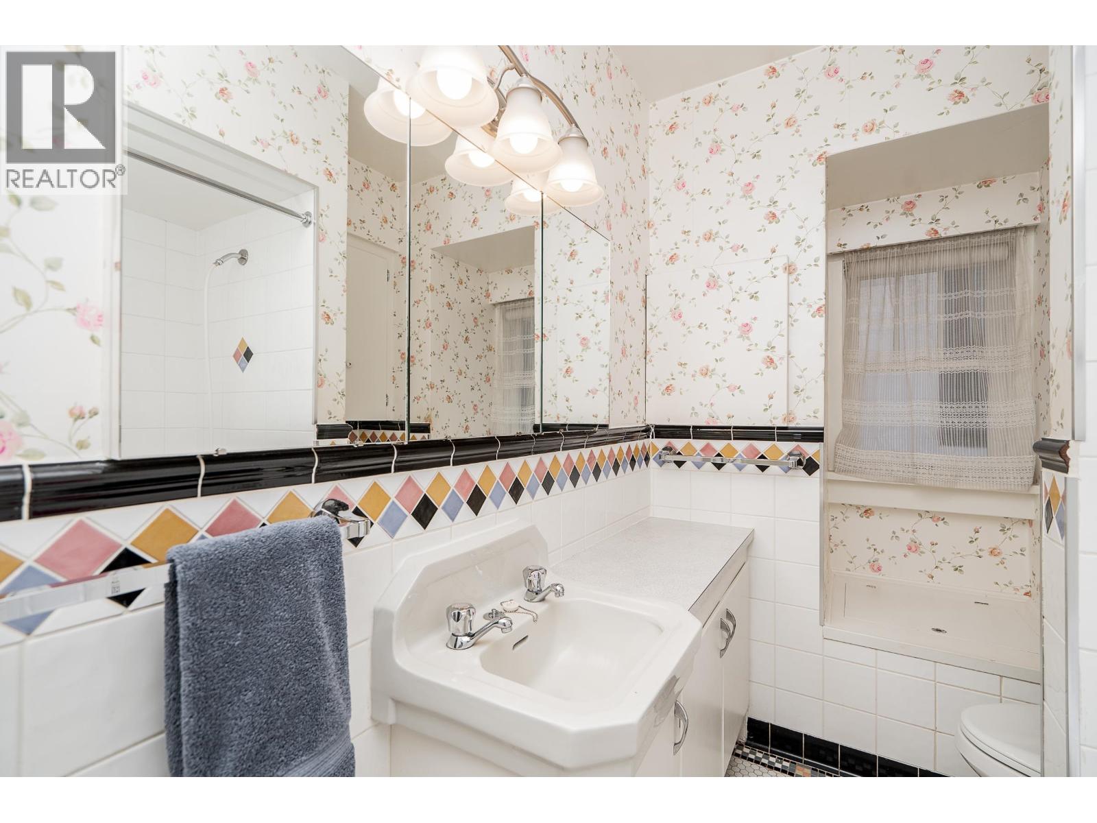 1969 W 43rd Avenue Property Photo 12