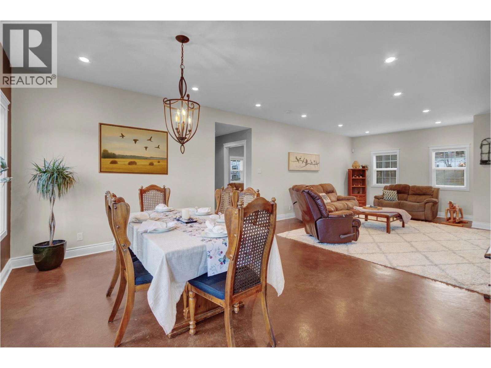 5226 Cranbrook Hill Road Property Photo 5