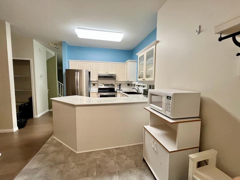 14852 57b Avenue Property Photo 2
