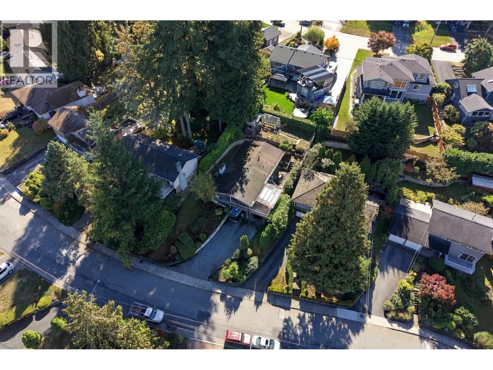 2322 Sumpter Drive Property Photo 6