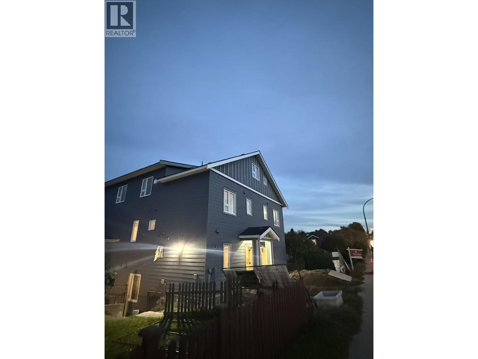 1 4638 KNIGHT STREET Property Photo 1