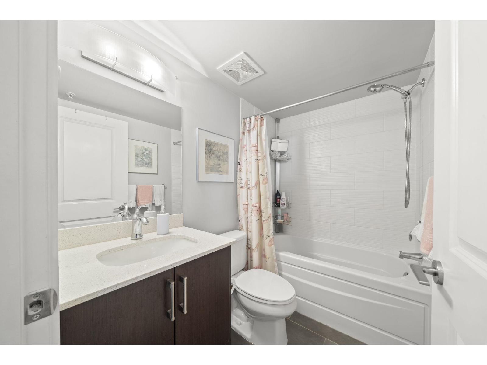 439 15850 26 Avenue Property Photo 15