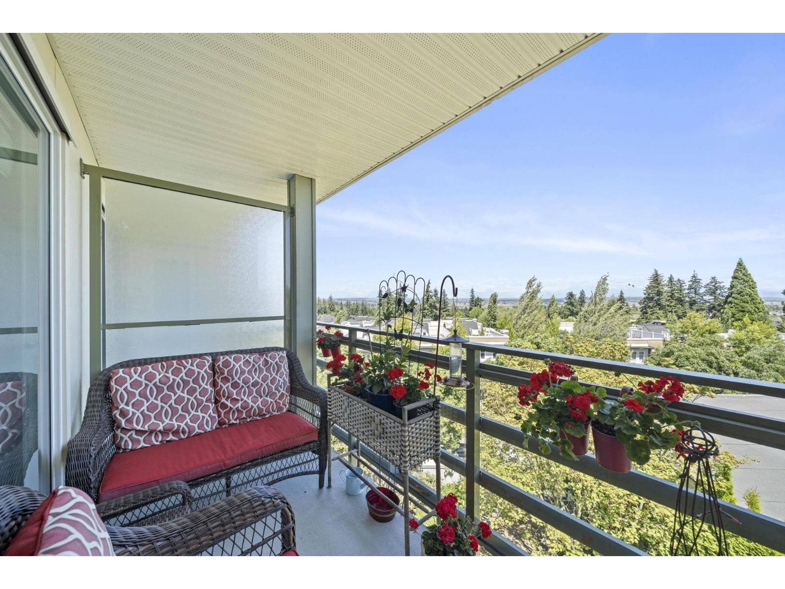 439 15850 26 Avenue Property Photo 17