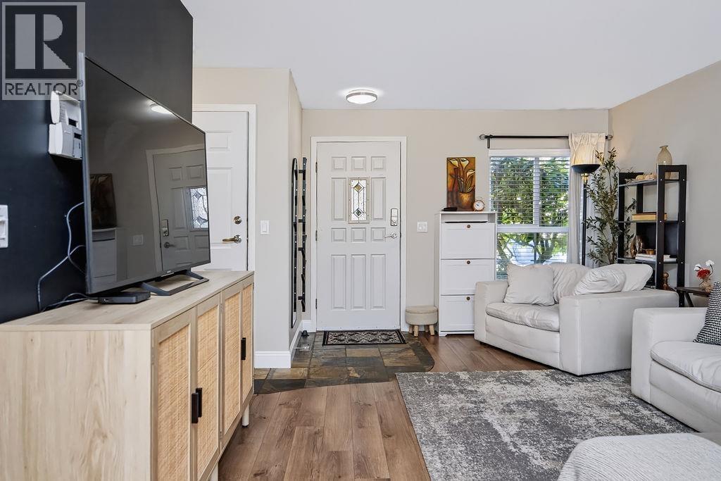 3 735 Park Road Property Photo 4