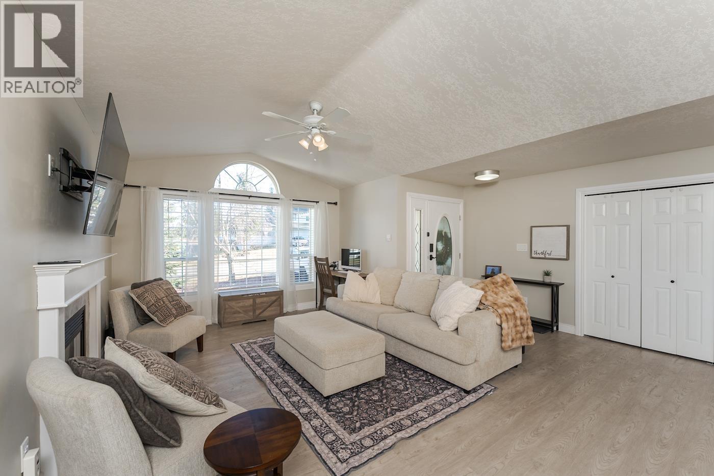 6459 Burkitt Road Property Photo 7