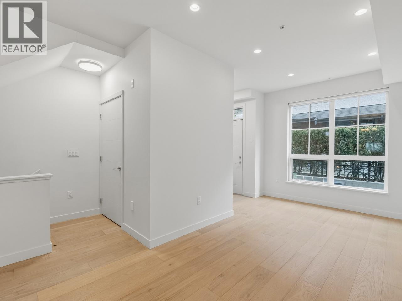 7891 Oak Street Property Photo 5