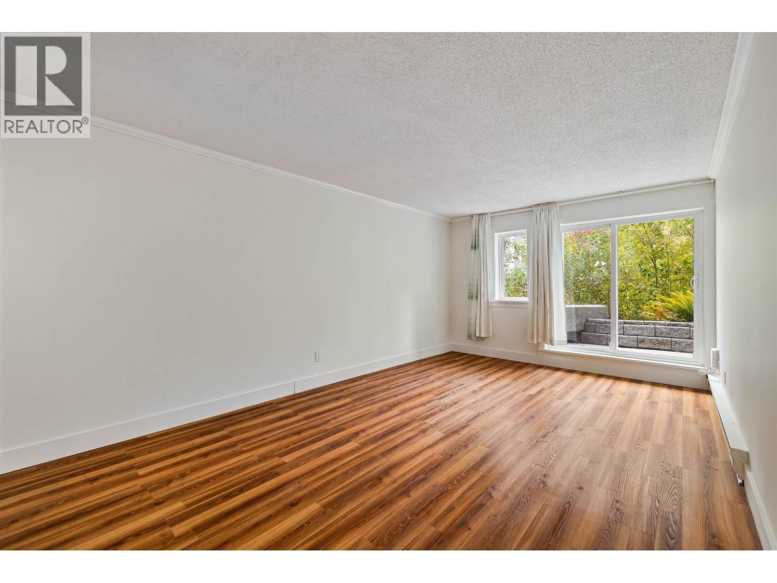 106 9880 Manchester Drive Property Photo 2
