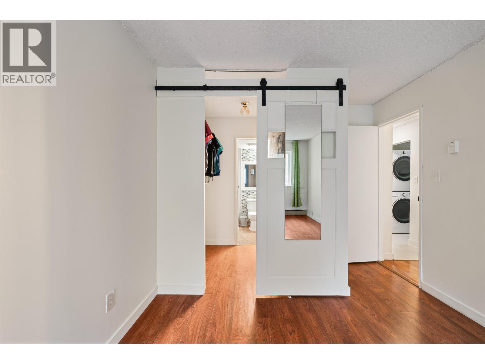 106 9880 Manchester Drive Property Photo 11