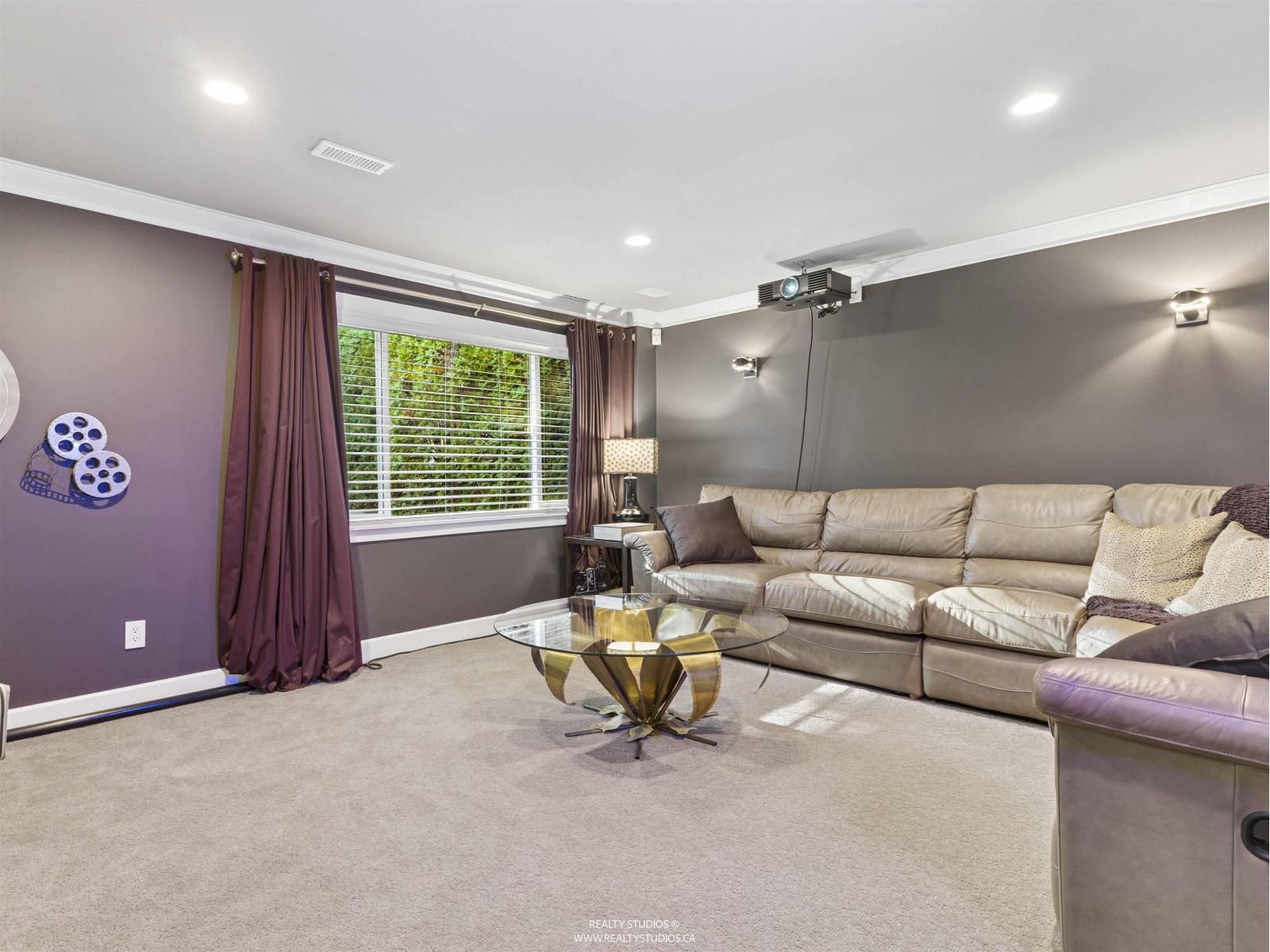 8075 Modesto Drive Property Photo 27