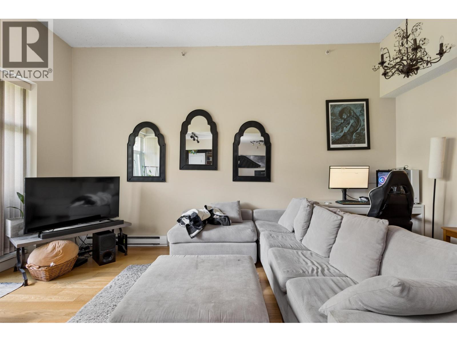 2p 1033 Marinaside Crescent Property Photo 17