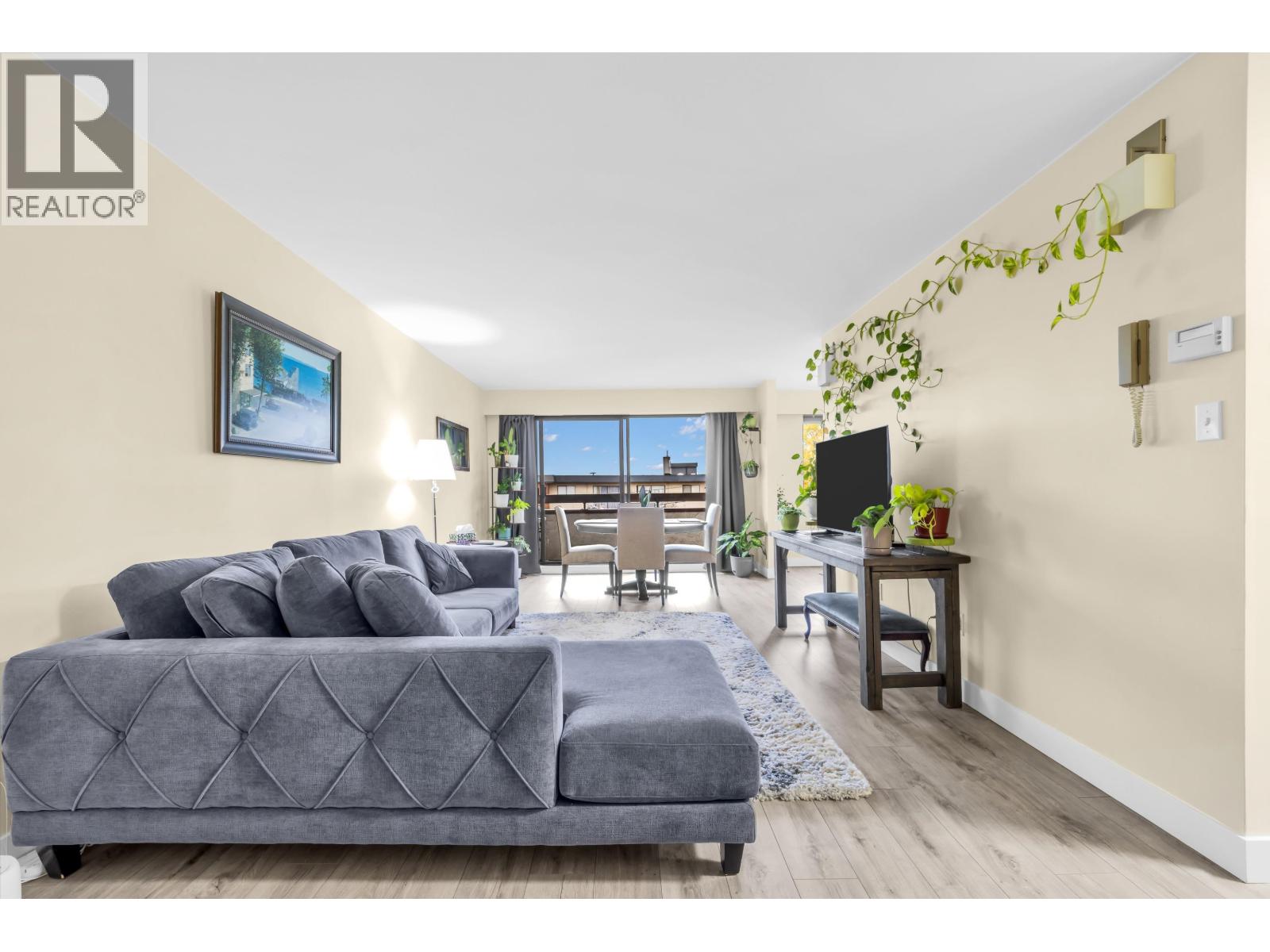 203 515 ELEVENTH STREET Property Photo 1