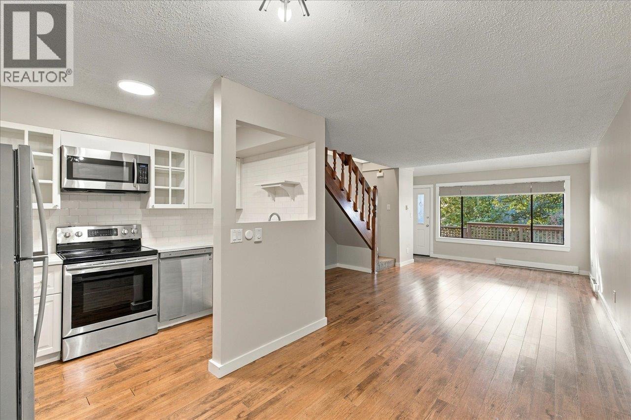 4904 47a Avenue Property Photo 1