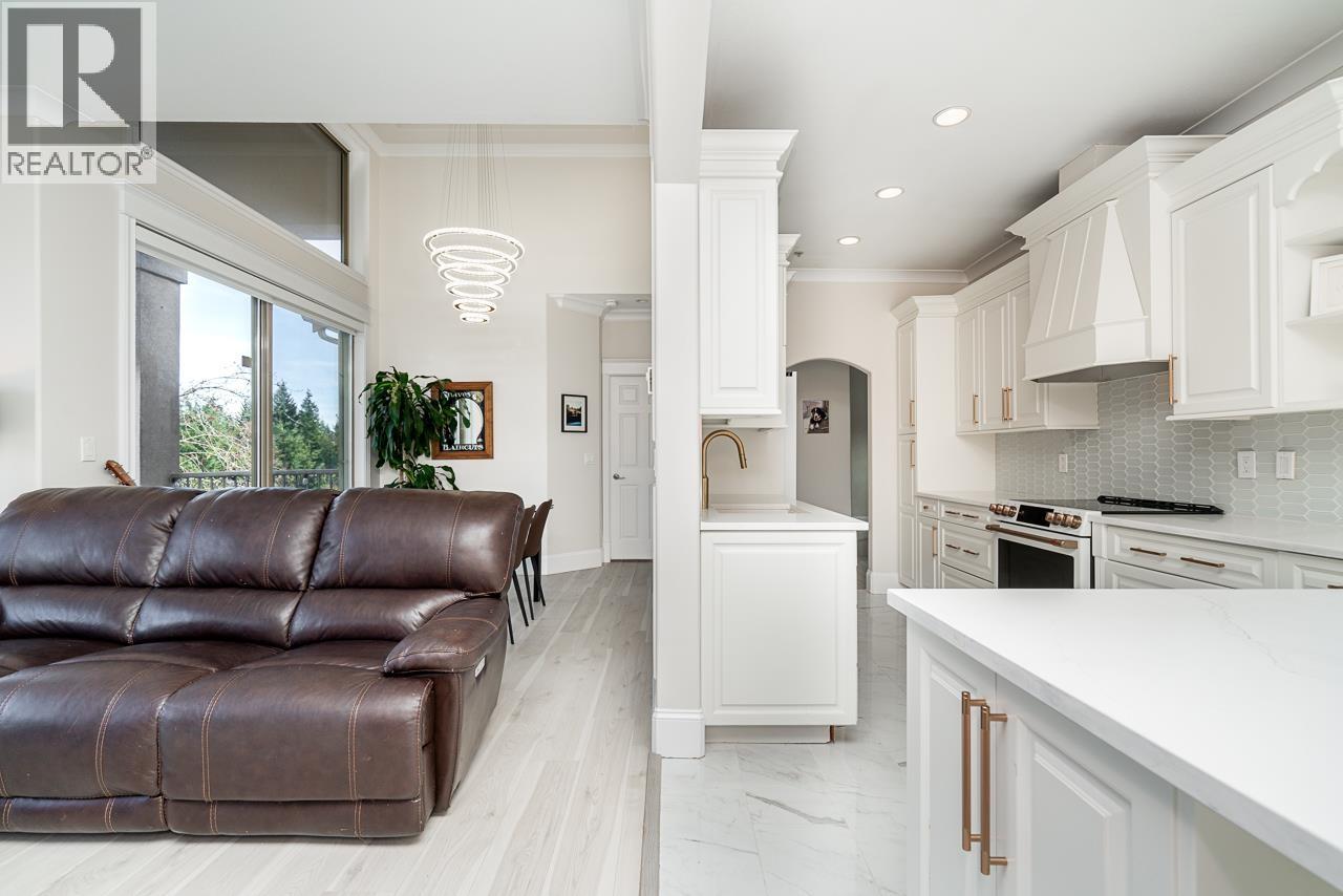 408 3176 Plateau Boulevard Property Photo 12