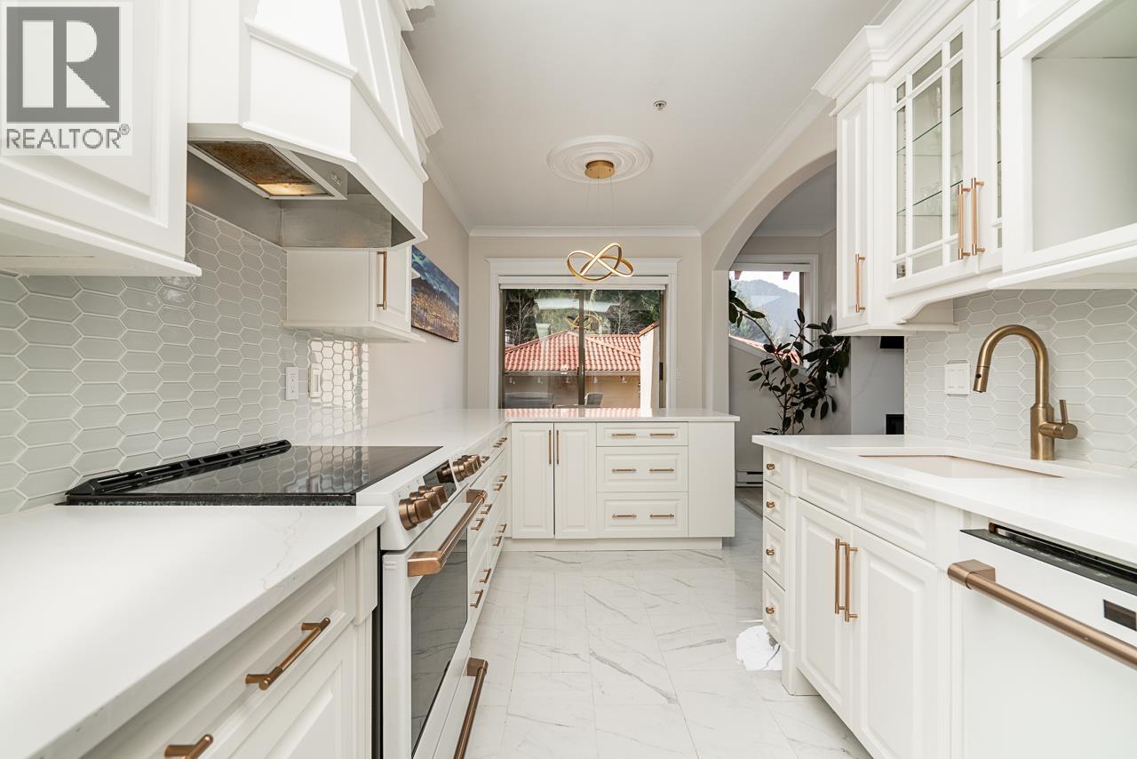 408 3176 Plateau Boulevard Property Photo 15