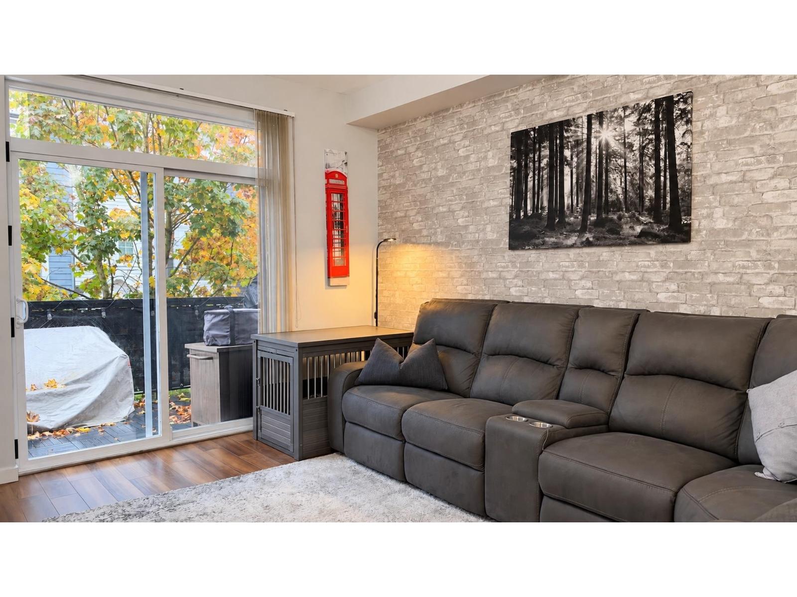 114 14833 61 Avenue Property Photo 4