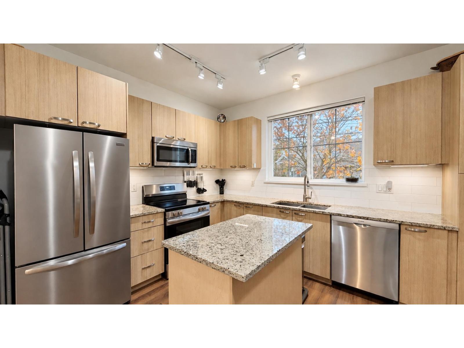 114 14833 61 Avenue Property Photo 9