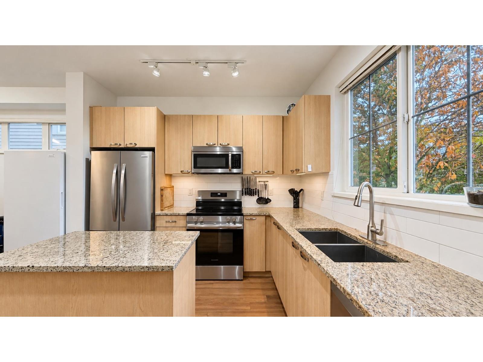 114 14833 61 Avenue Property Photo 10