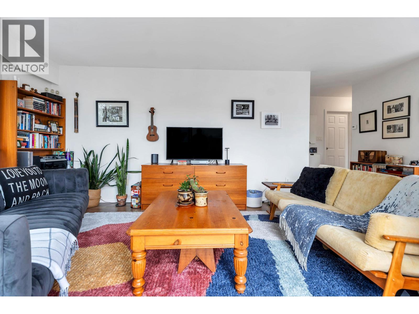 207 2080 Maple Street Property Photo 1