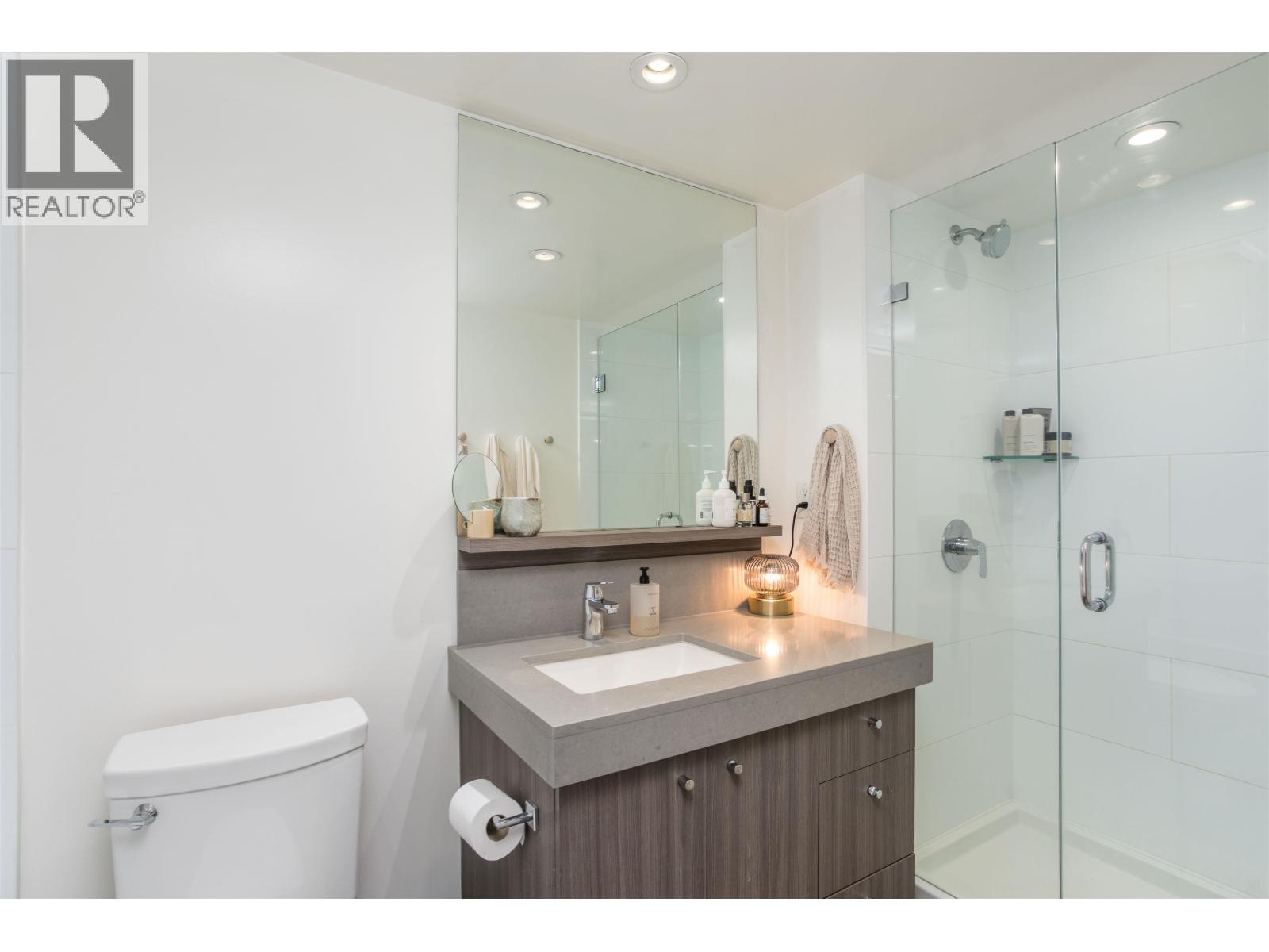 307 231 E Pender Street Property Photo 23