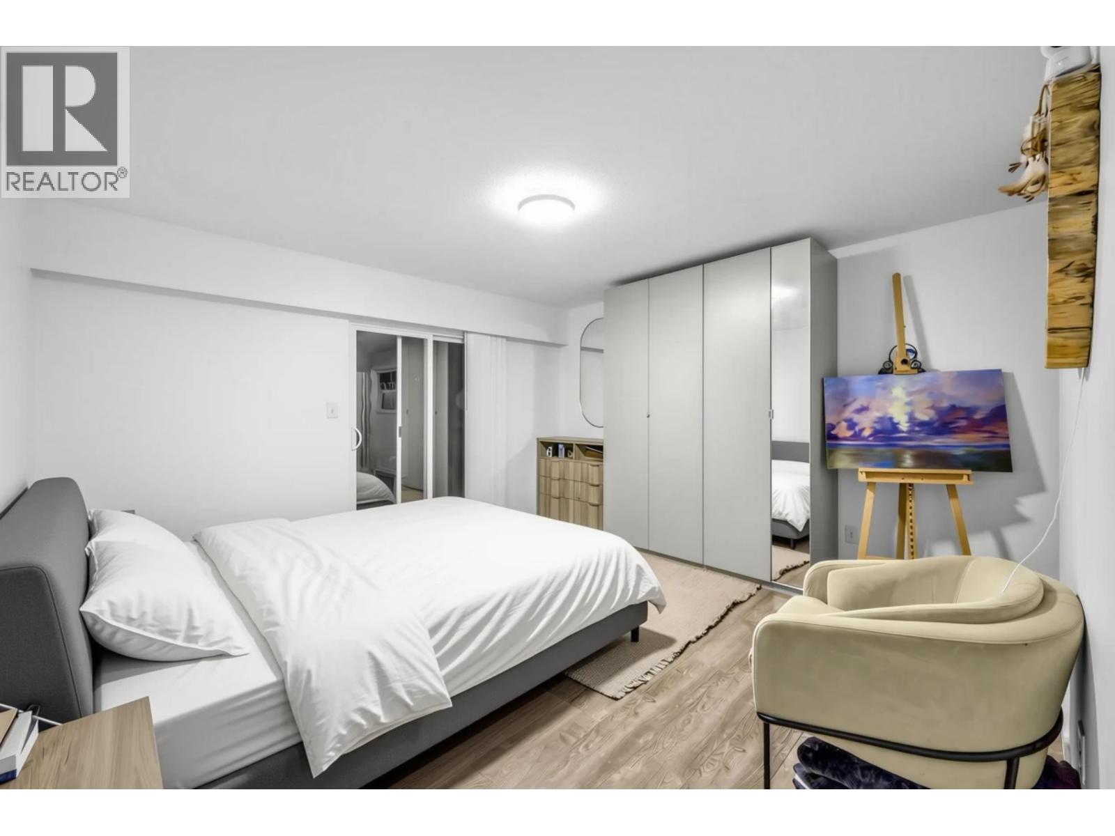 5478 Heathdale Court Property Photo 15