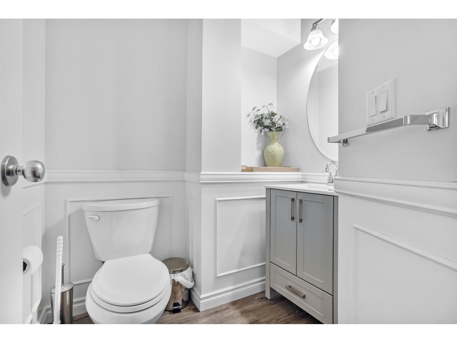 5 6588 188 Street Property Photo 5