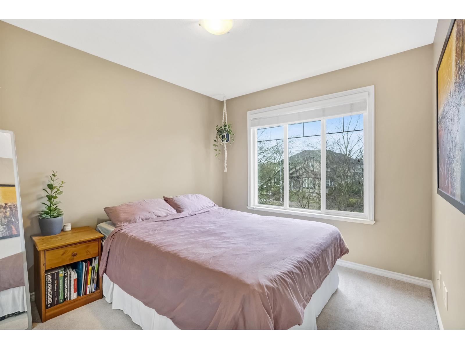 5 6588 188 Street Property Photo 25