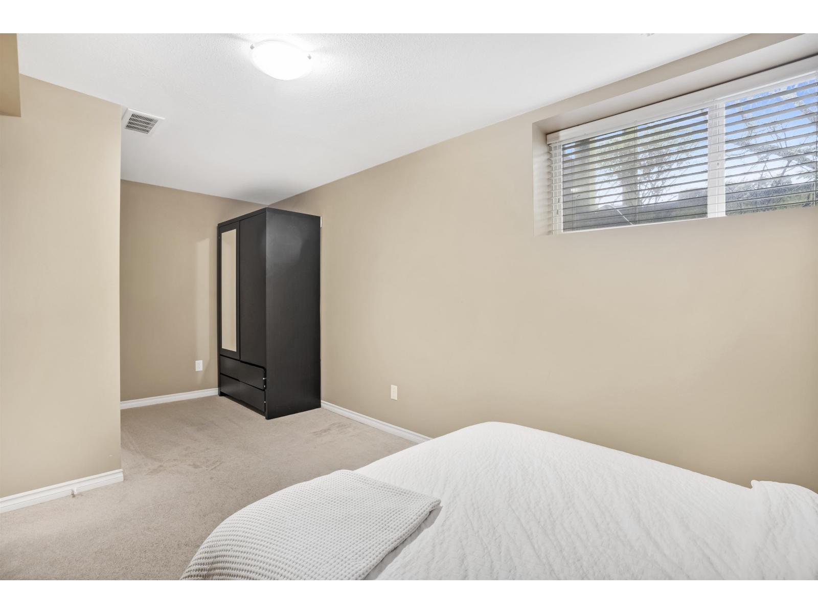 5 6588 188 Street Property Photo 28