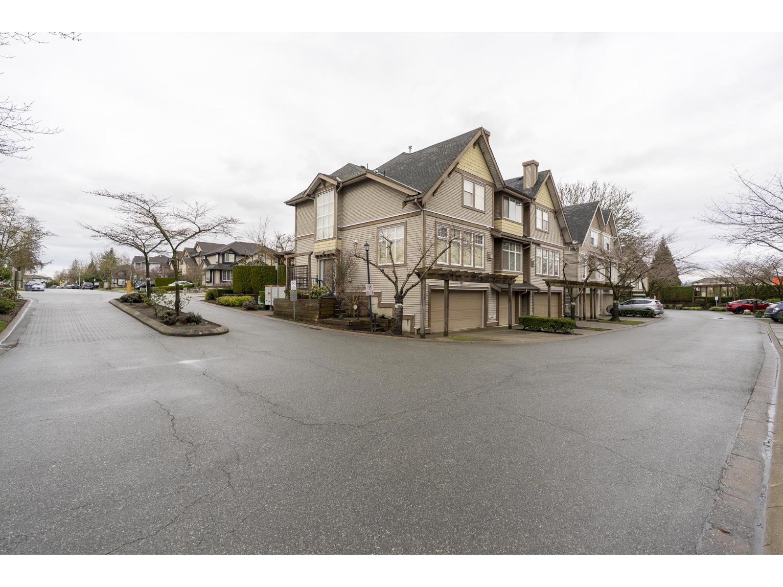 5 6588 188 Street Property Photo 31