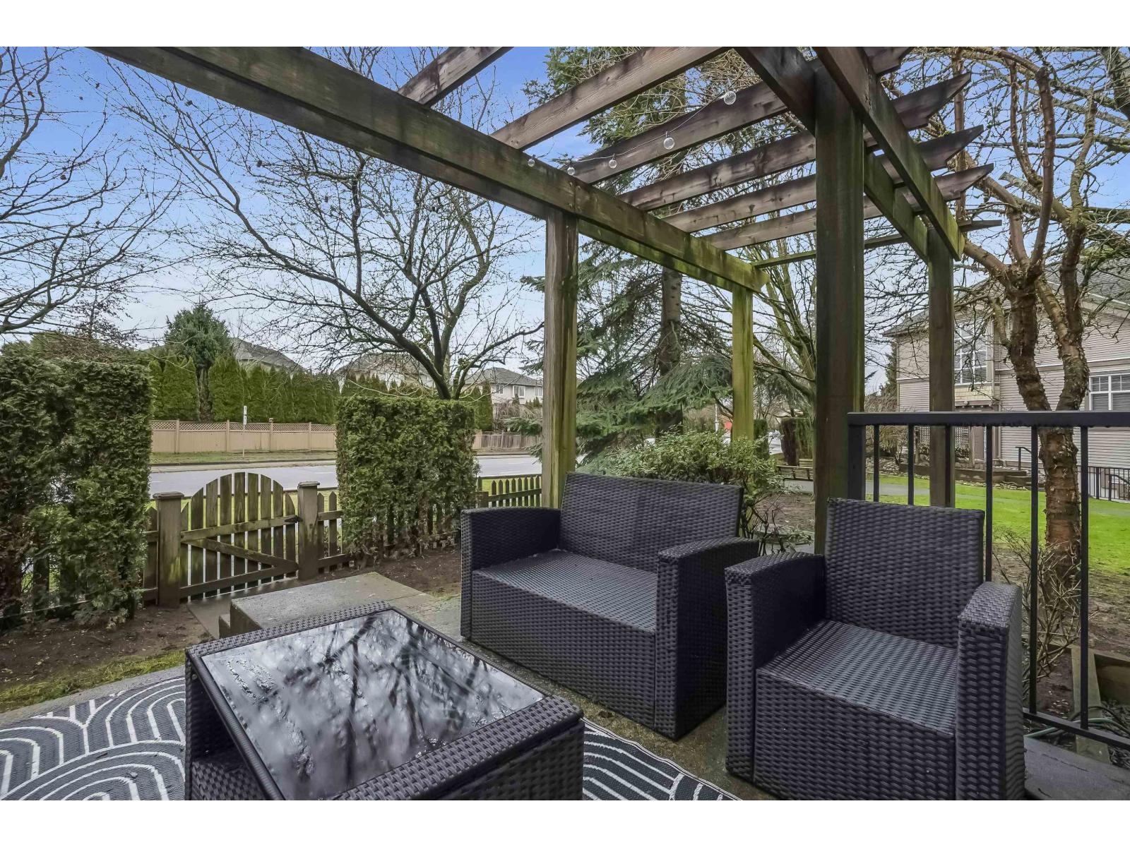 5 6588 188 Street Property Photo 35