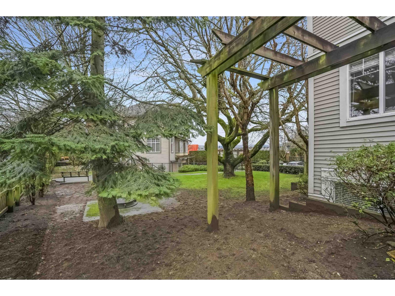 5 6588 188 Street Property Photo 37