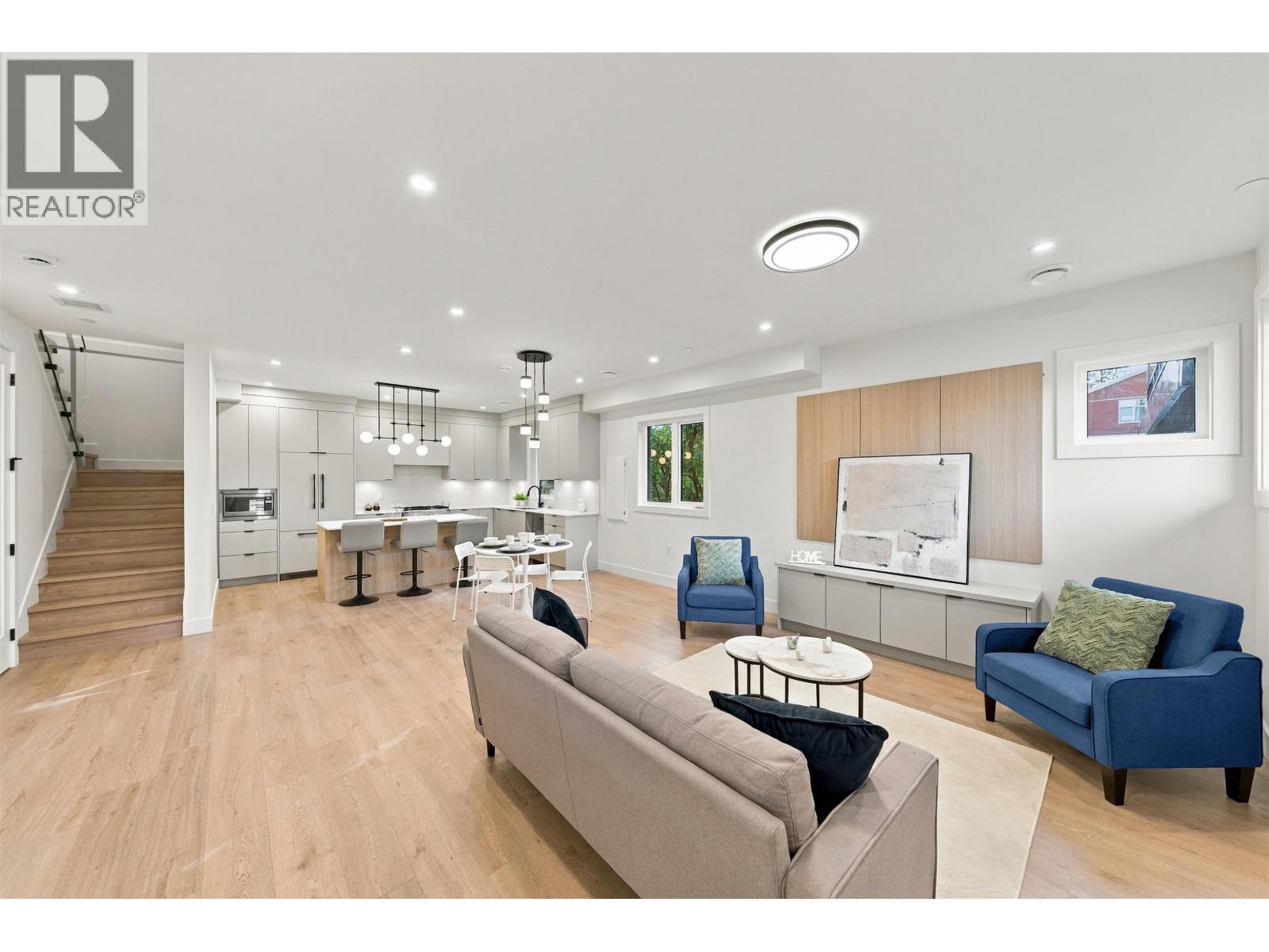 6 6136 Irmin Street Property Photo 1