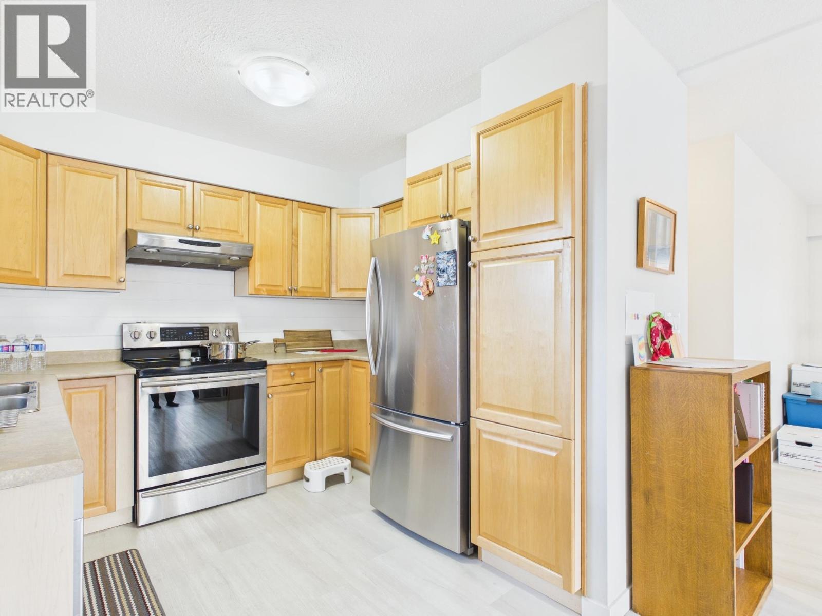 964 Huston Street Property Photo 5