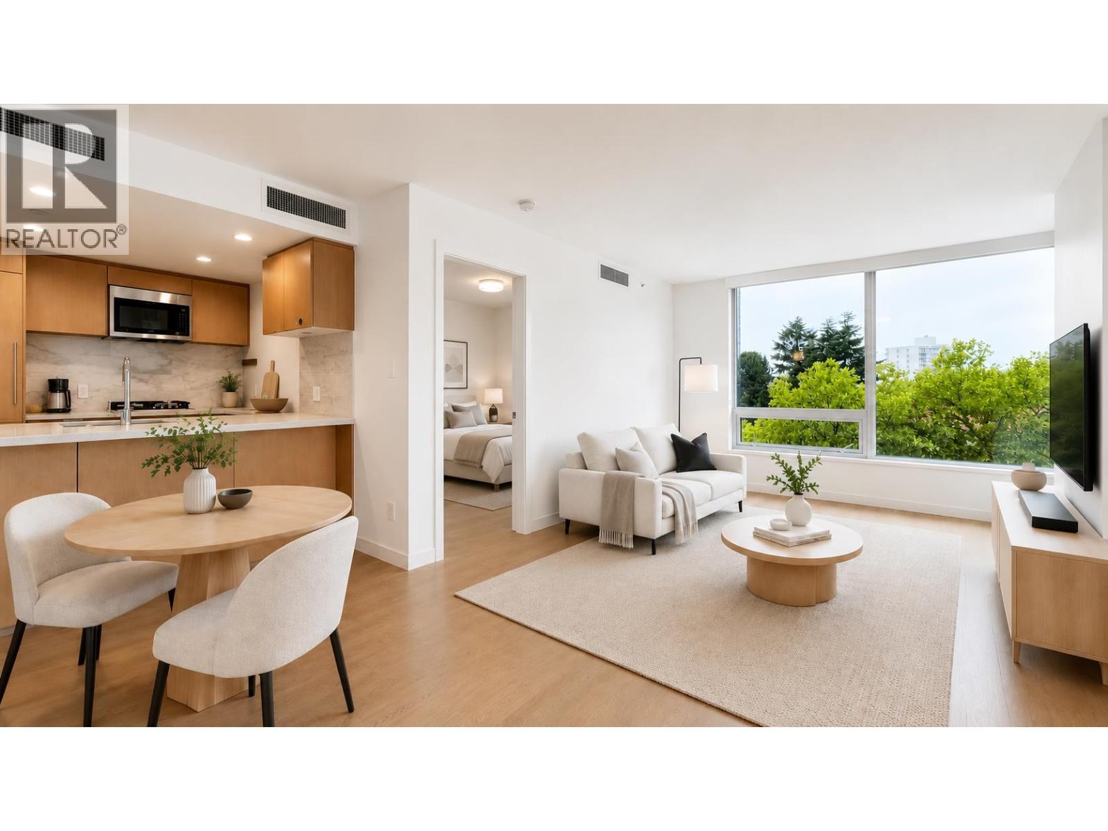 704 8238 Lord Street Property Photo 1