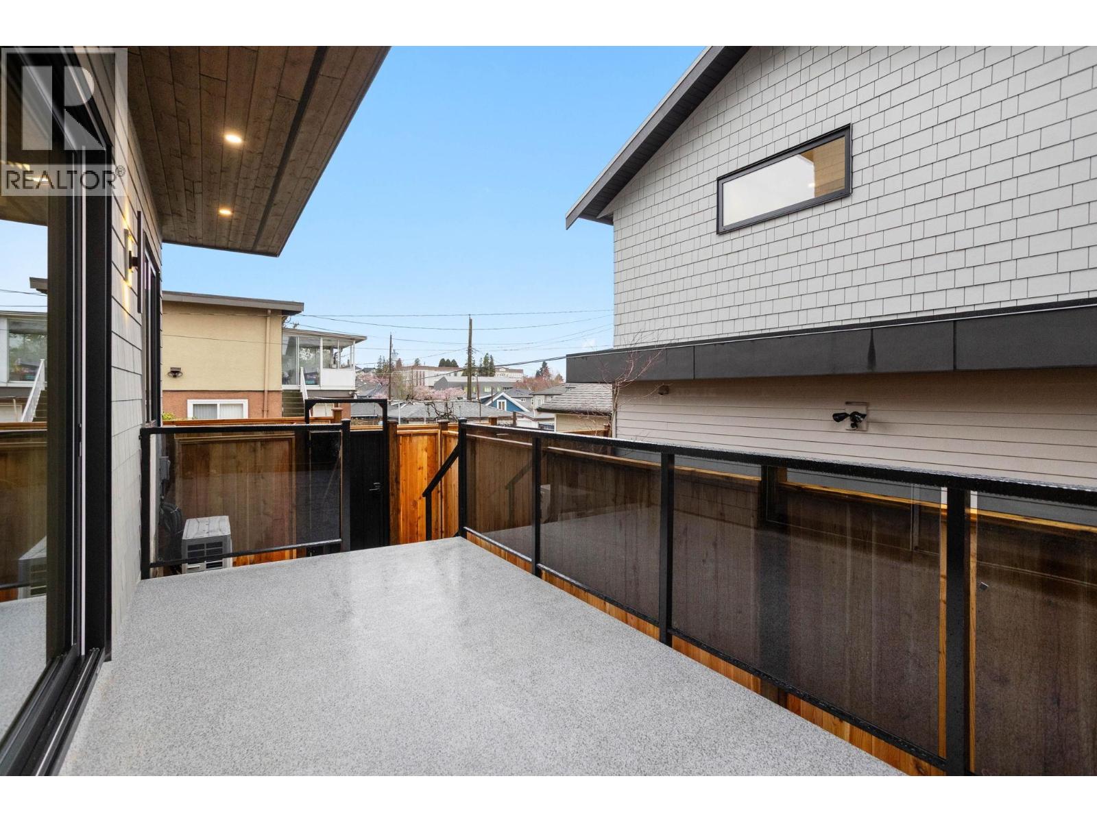 2 3275 Graveley Street Property Photo 8