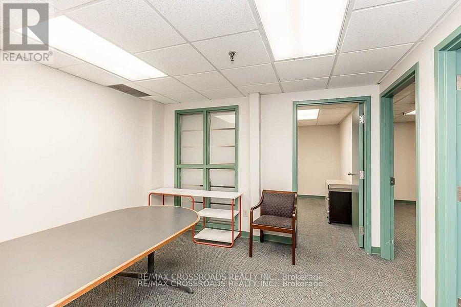 Lla - 50 Dunlop Street E Property Photo 30
