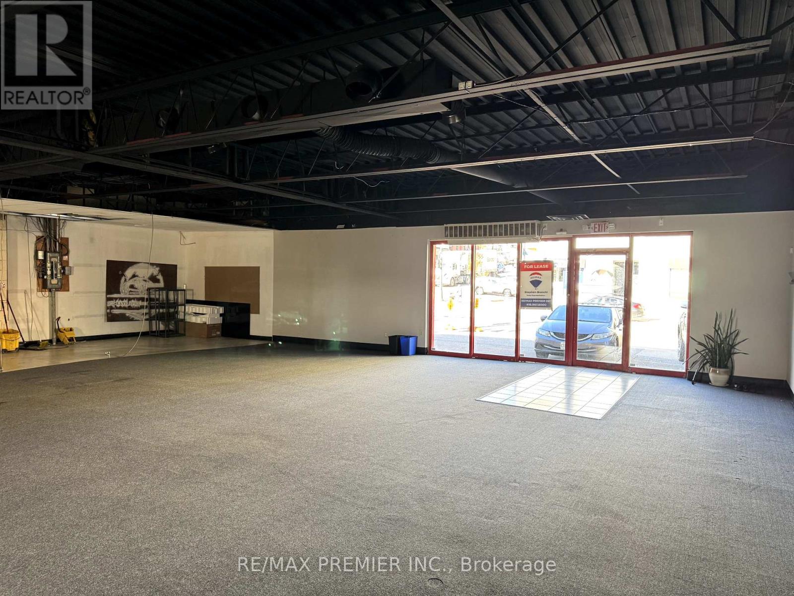 149 Dunlop Street E Property Photo 3