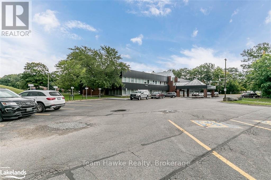 104 - 240 Penetanguishene Road Property Photo 18