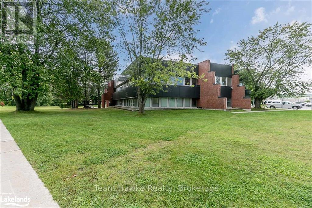 103a - 240 Penetanguishene Road Property Photo 7