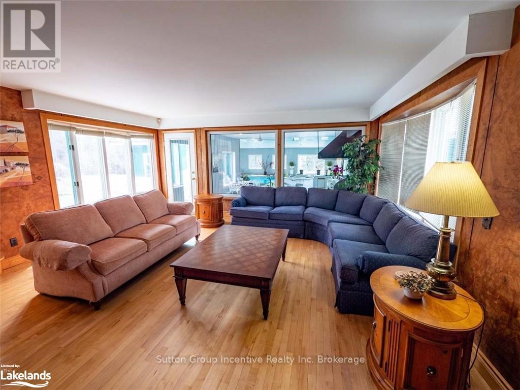 4361 12 S Property Photo 16
