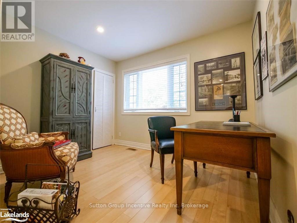 4361 12 S Property Photo 21