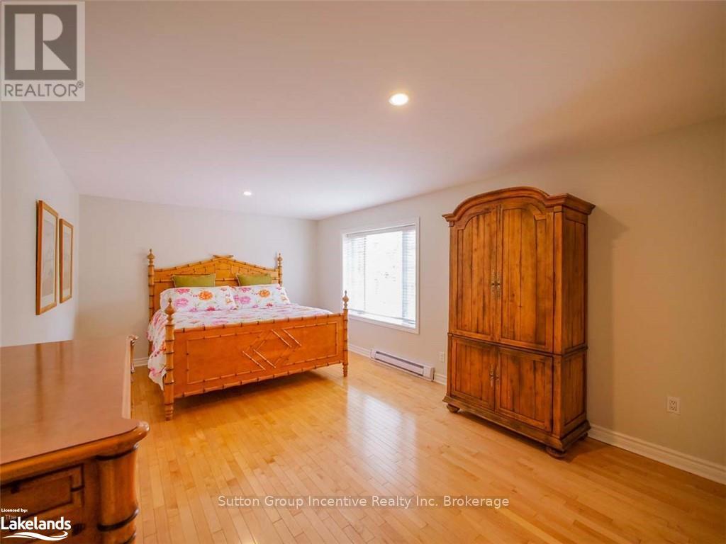 4361 12 S Property Photo 25