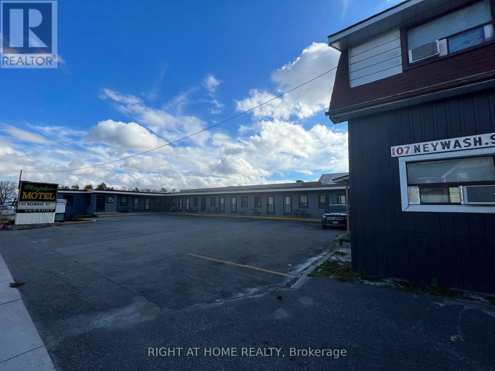 107 Neywash Street Property Photo 2