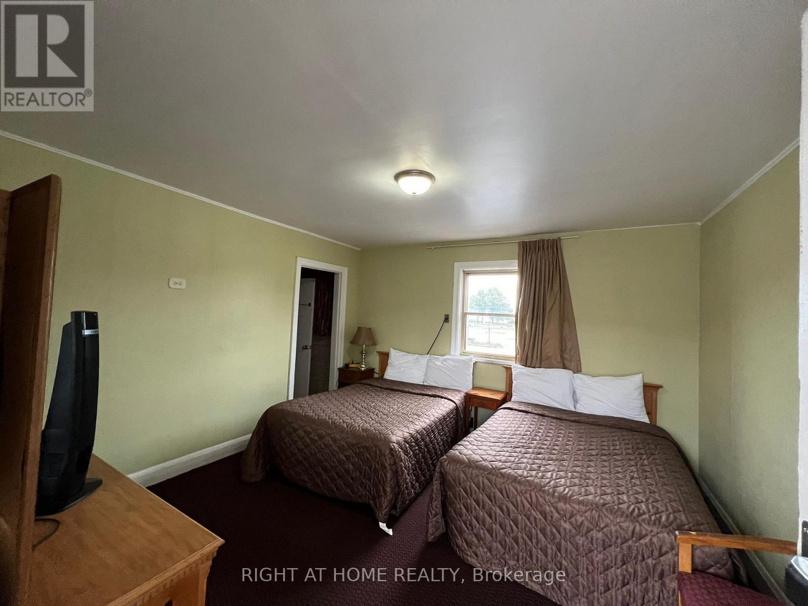 107 Neywash Street Property Photo 6