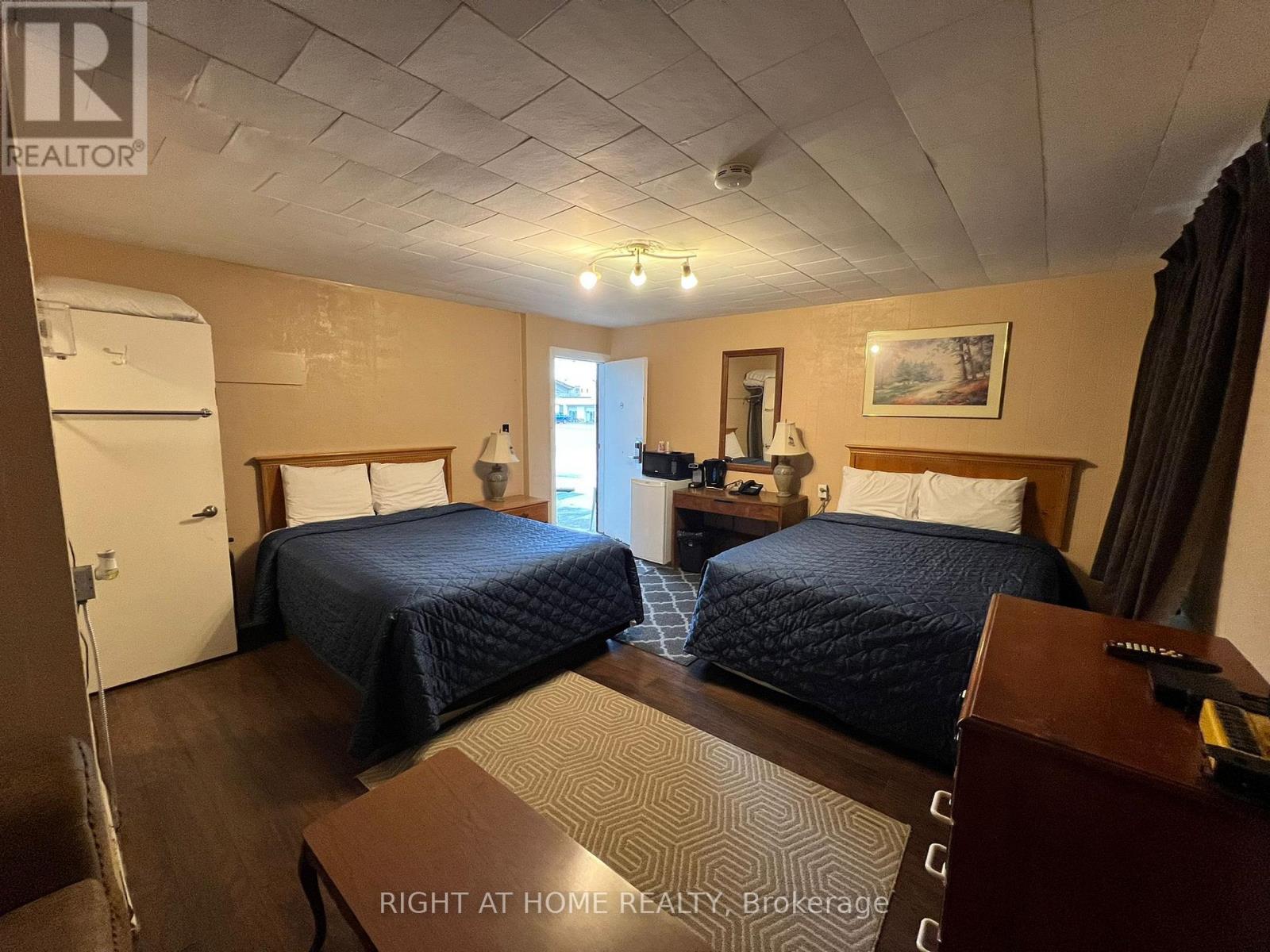 107 Neywash Street Property Photo 8